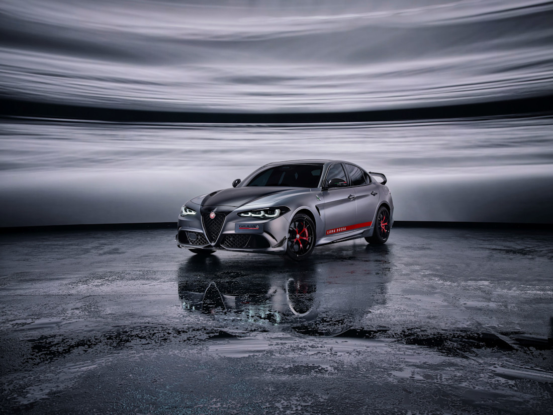 Alfa Romeo Giulia Quadrifoglio Luna Rossa: la Giulia più estrema di sempre