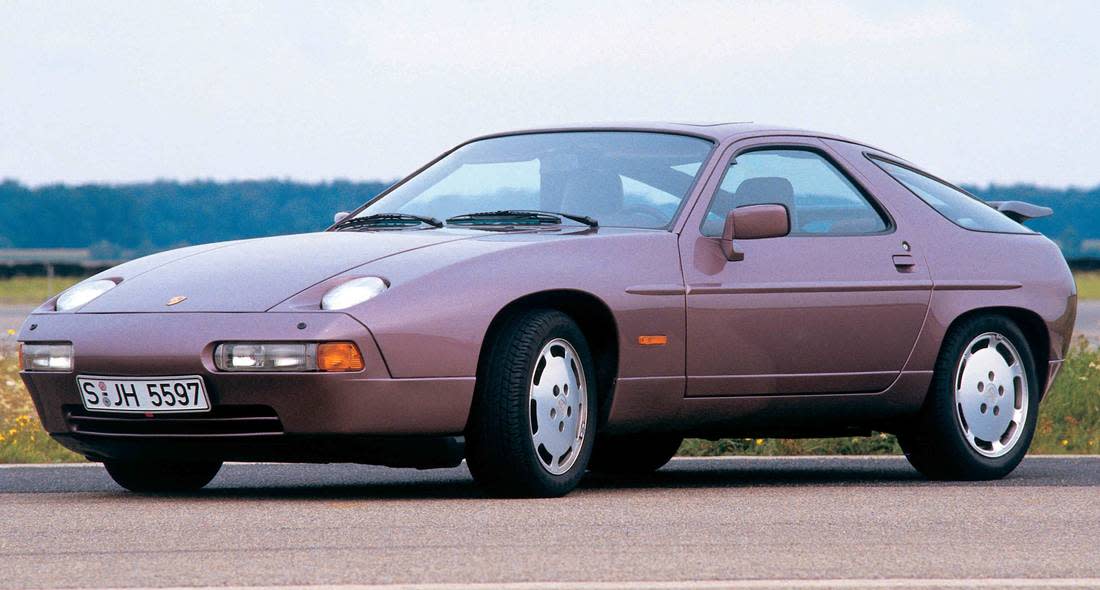 1zUUtJQRM032qYPxcKrDs4-7a0f14b09f512afbe9607d09780b3d4c-porsche-928-front-1100
