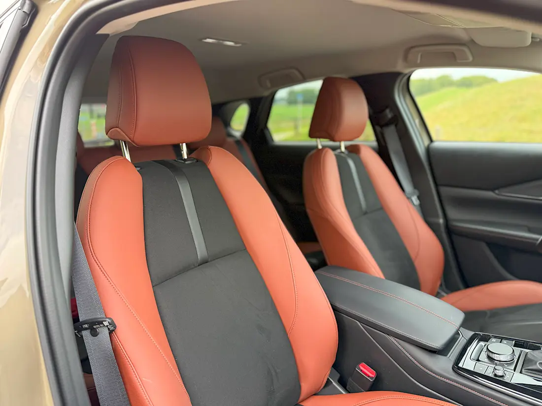 CR 118 Mazda CX-30-4