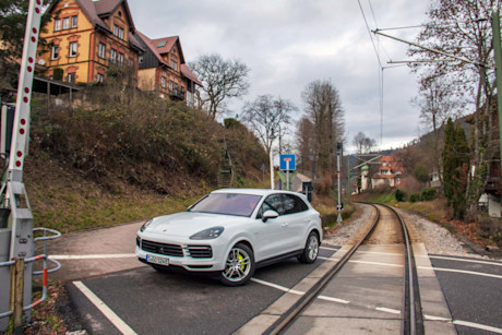 Editorial 2019 porsche cayenne e hybrid 08 lw