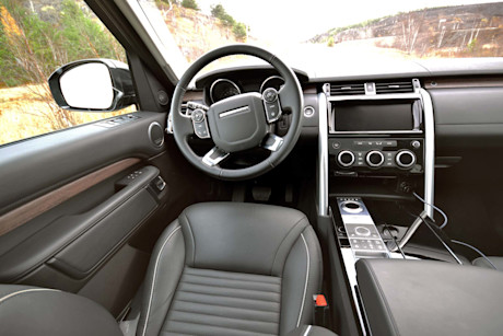 Editorial 2018 land rover discovery hse luxury td6 25 jp