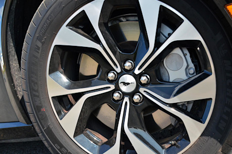 Ford Mustang Mach-E Premium RWD 2021 : essai routier Image