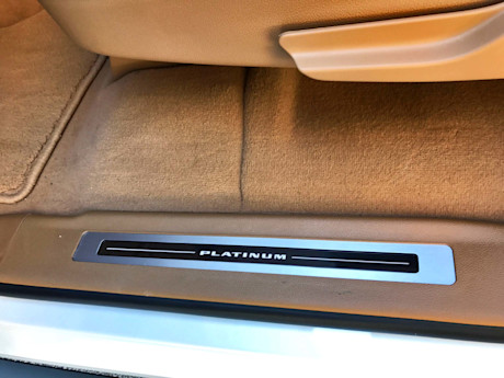 Editorial 2017 cadillac escalade esv platinum 24 mb