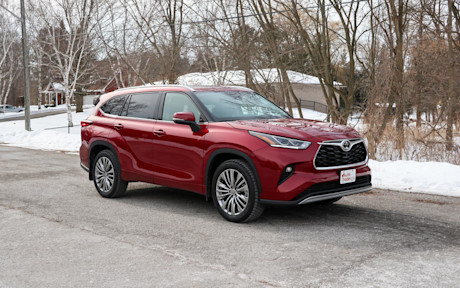 Editorial 2022 toyota highlander limited platinum 05 jm