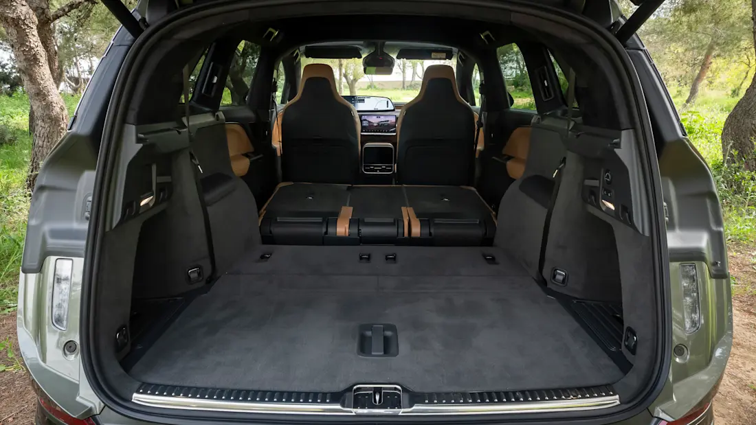 LM26-EUMD-Gravity-Grand-Touring Interior Tahoe-Leather 26