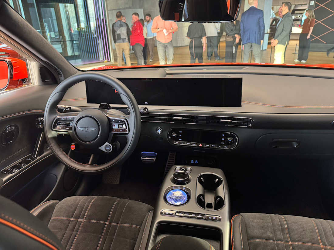 2027 Genesis GV60 Magma 10.jpg