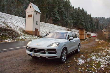Editorial 2019 porsche cayenne e hybrid 12 lw