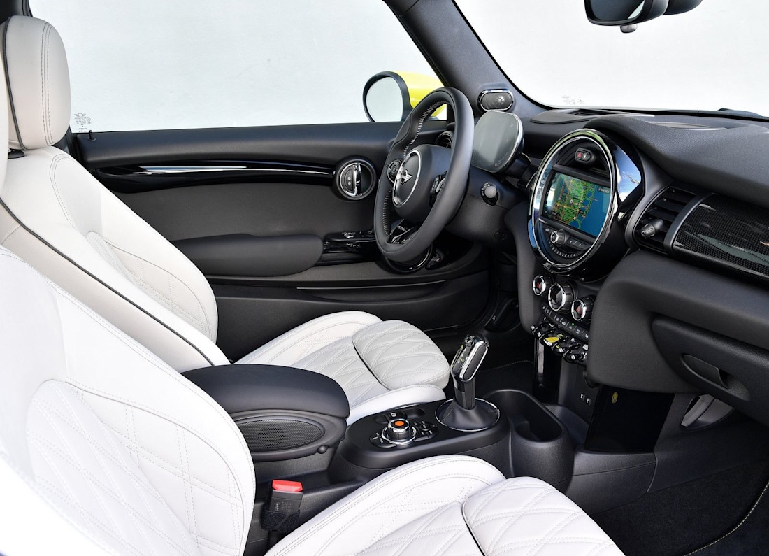 Mini-Cooper_SE-2020-Review_06.jpg