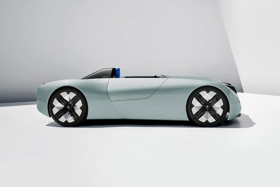 Makkina-Triumph-TR25-prototipo-2023 (3).jpg