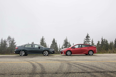 Editorial 2018 honda clarity vs toyota prius prime 07 bm