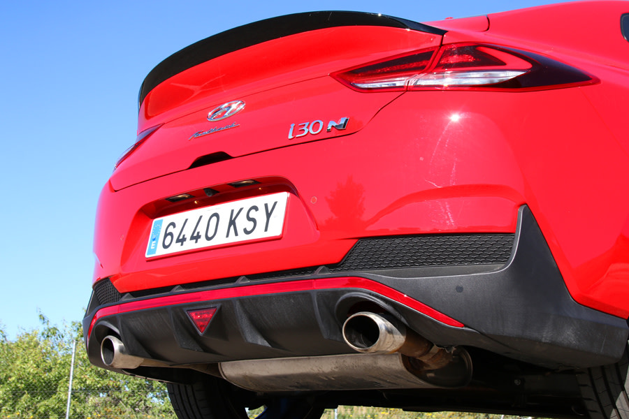 Hyundai i30 Fasback N (37).JPG