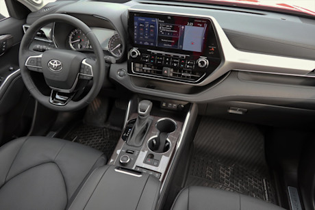 Editorial 2022 toyota highlander limited platinum 25 jm