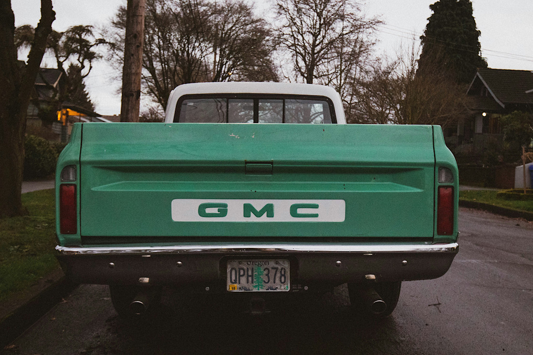 13 - Truck Tailgate and cover - zachary-keimig-MPlzvdxU8V0-unsplash.jpg