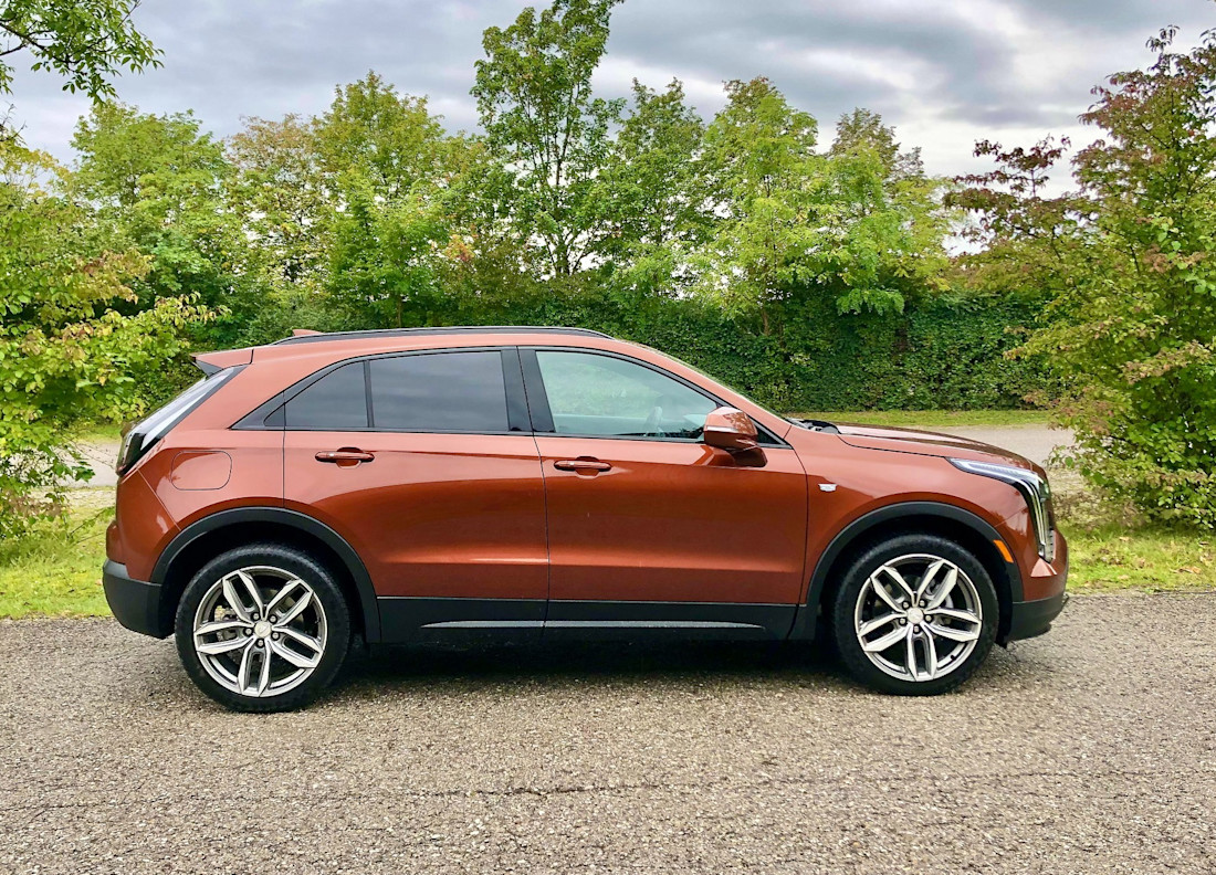 cadillac-xt4-sportback-side