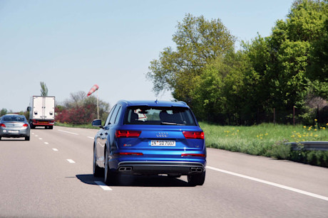 Editorial 07 lw 2017 audi sq7