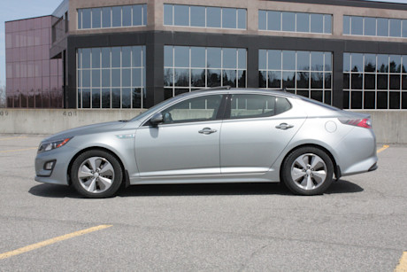Editorial 2015 kia optima hybrid chase 002
