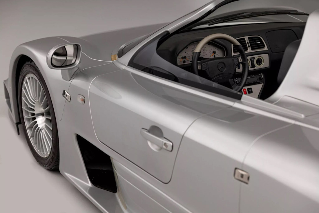 Mercedes-CLK-GTR-Roadster-2002-precio-subasta (8).jpg