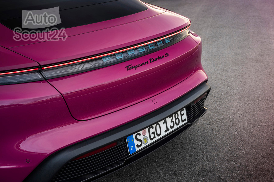 porsche-taycan-2022 (3).jpg