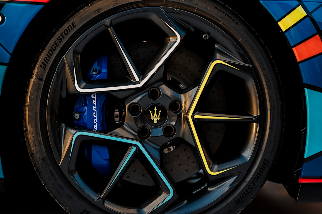 Maserati MC20 Cielo Opera D-arte (1).jpg