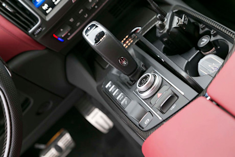 Editorial 2019 maserati levante gts 09 jw