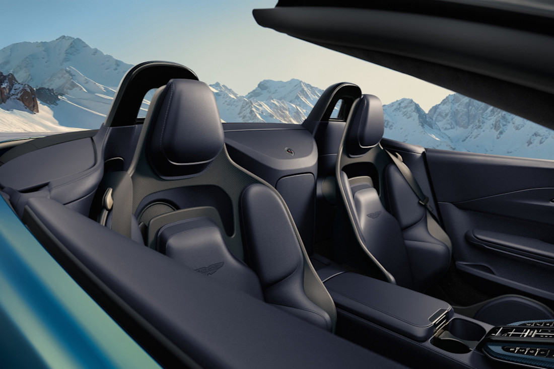 Aston-Martin-Vantage-Roadster (4).jpg