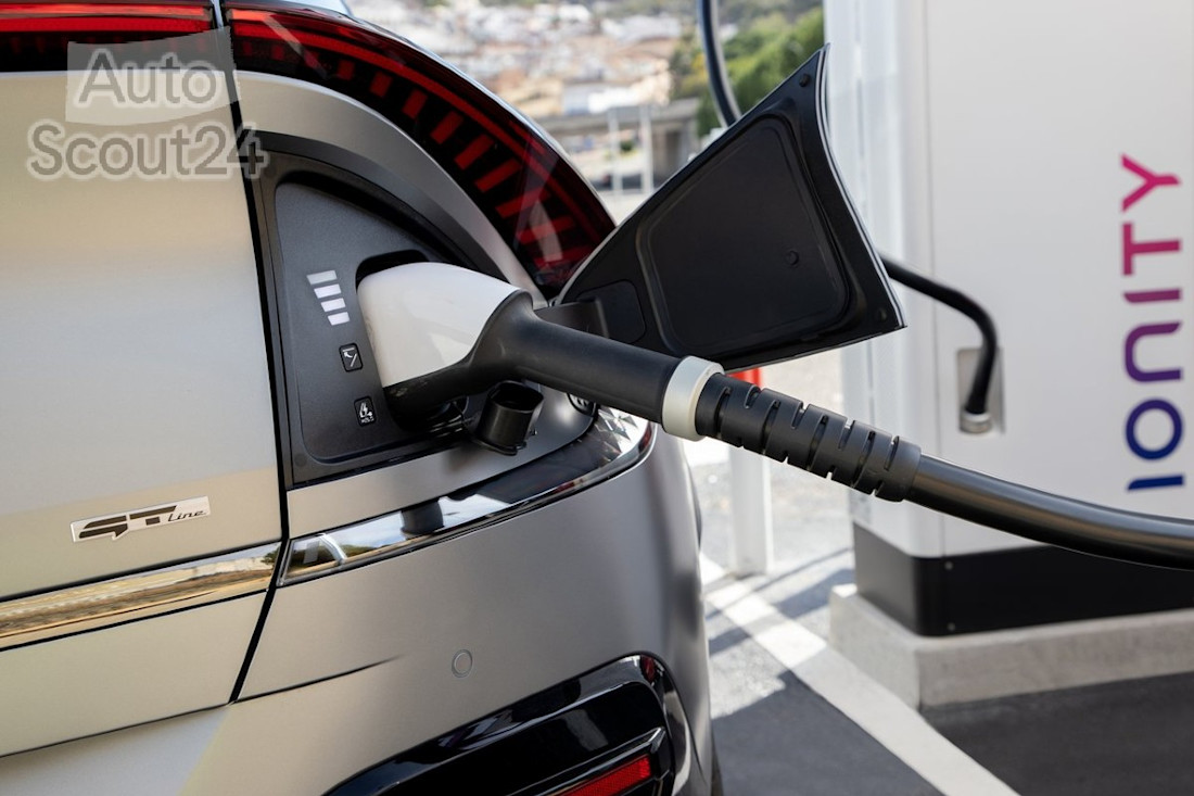 Es oficial, el fin de la combustión ya tiene fecha: 2035