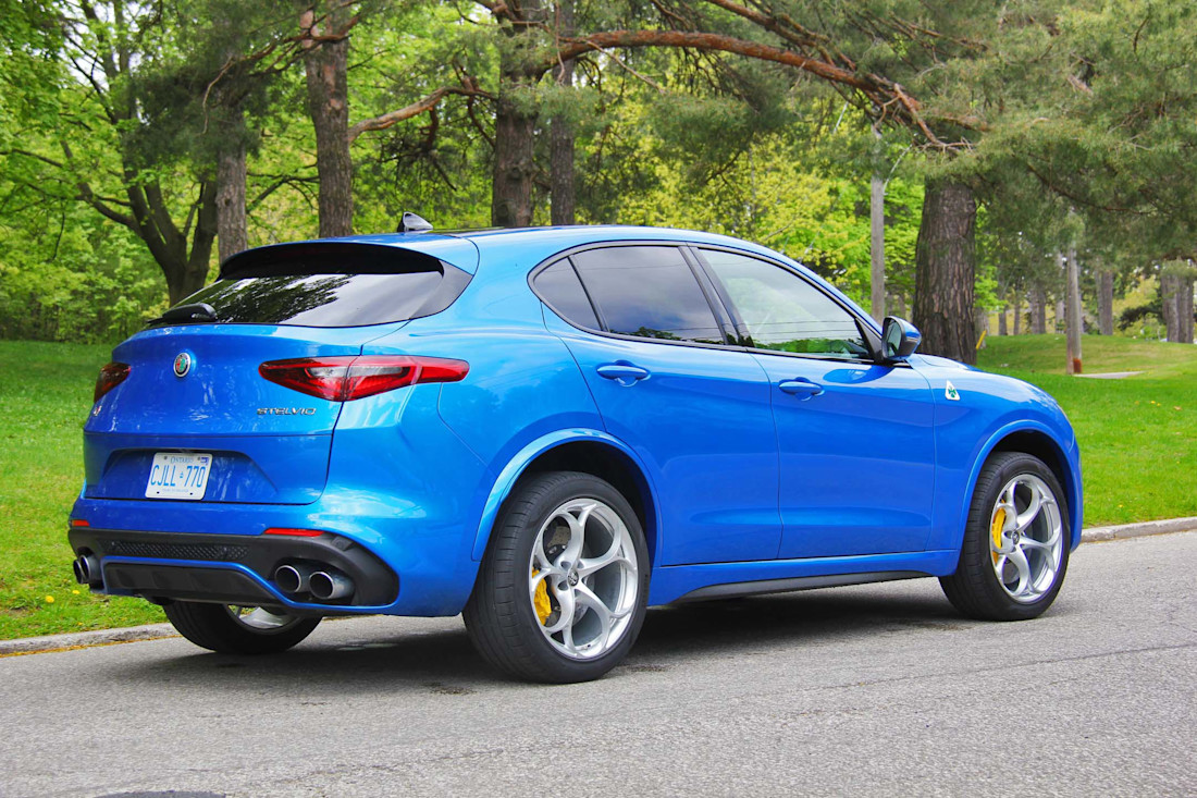 Editorial 2019 alfa romeo stelvio quadrifoglio awd 06 dw