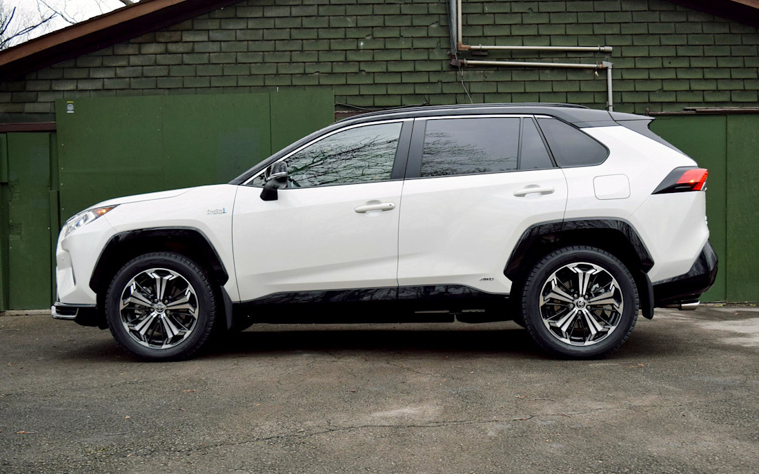 Editorial 2021 toyota rav4 prime xse technology 04 sha