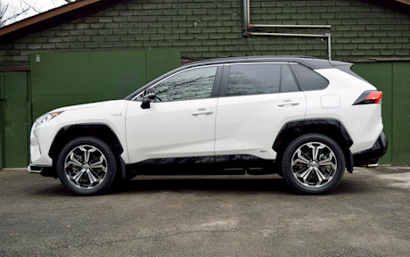 Editorial 2021 toyota rav4 prime xse technology 04 sha