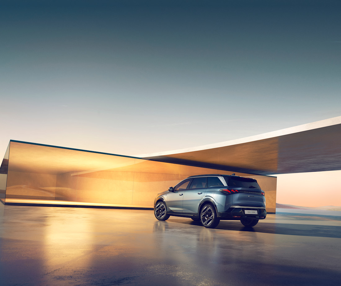 peugeot_e-5008_achter