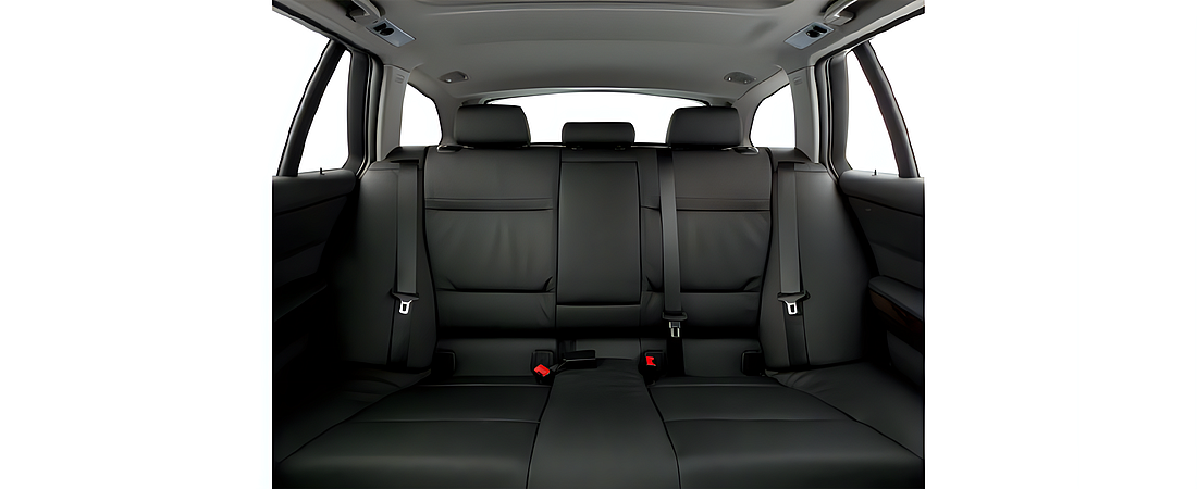 BMW 3 Series 2010 33