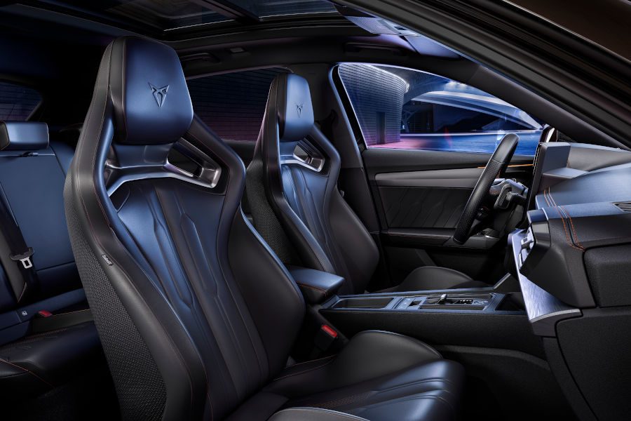 CUPRAs-darker-edge-takes-emotions-to-another-level-with-the-Formentor-VZ5-BAT-limited-edition_02_HQ.jpg