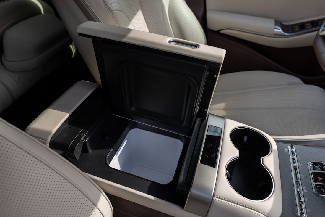 Denza-Z9GT-interior (10).jpg