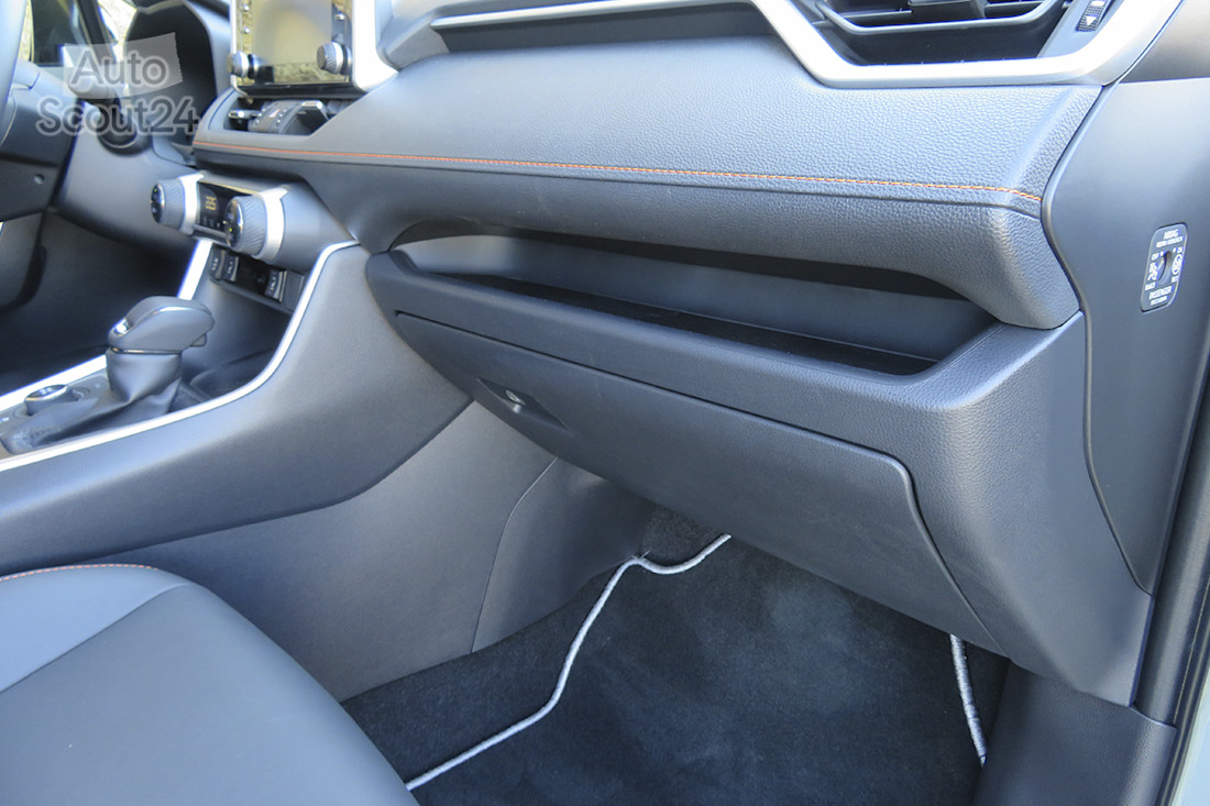 toyota rav 4 hybrid 21.JPG