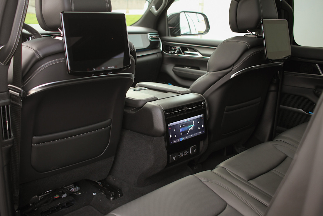 2026 Jeep Grand Wagoneer - TD - CT - 260715 - 28.jpg