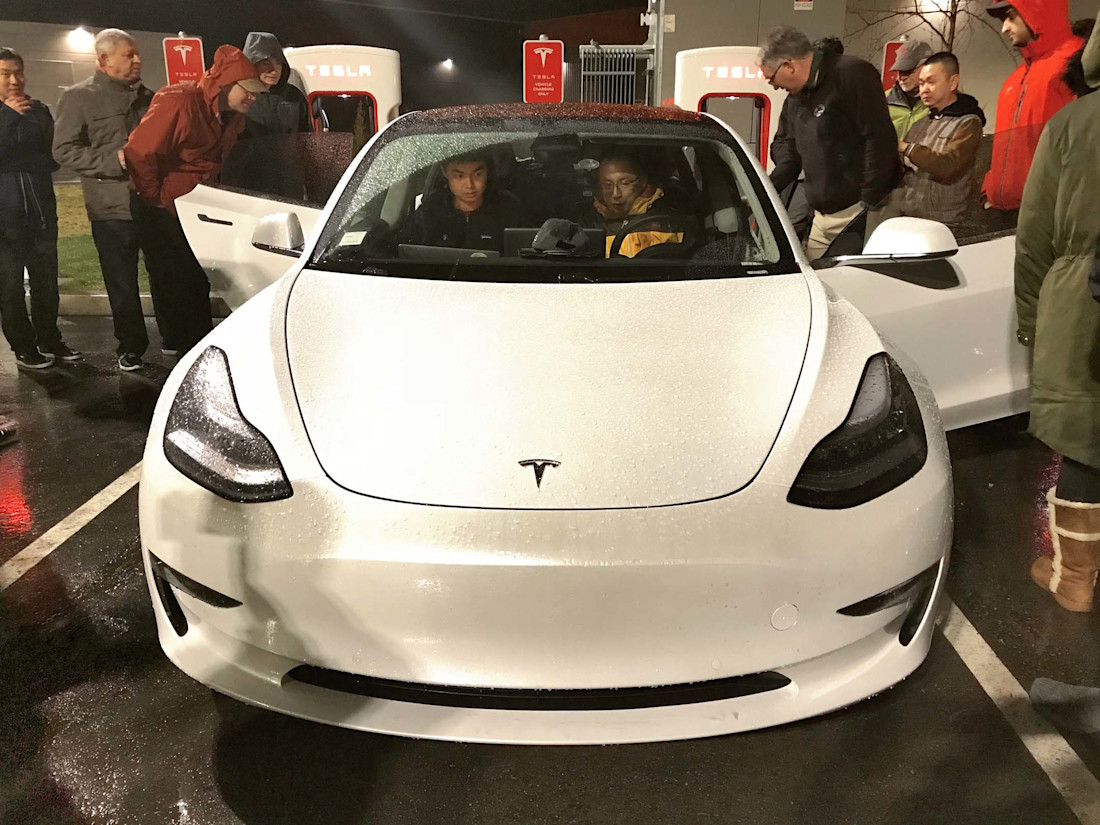 Editorial tesla model 3 north america tour 02 ss