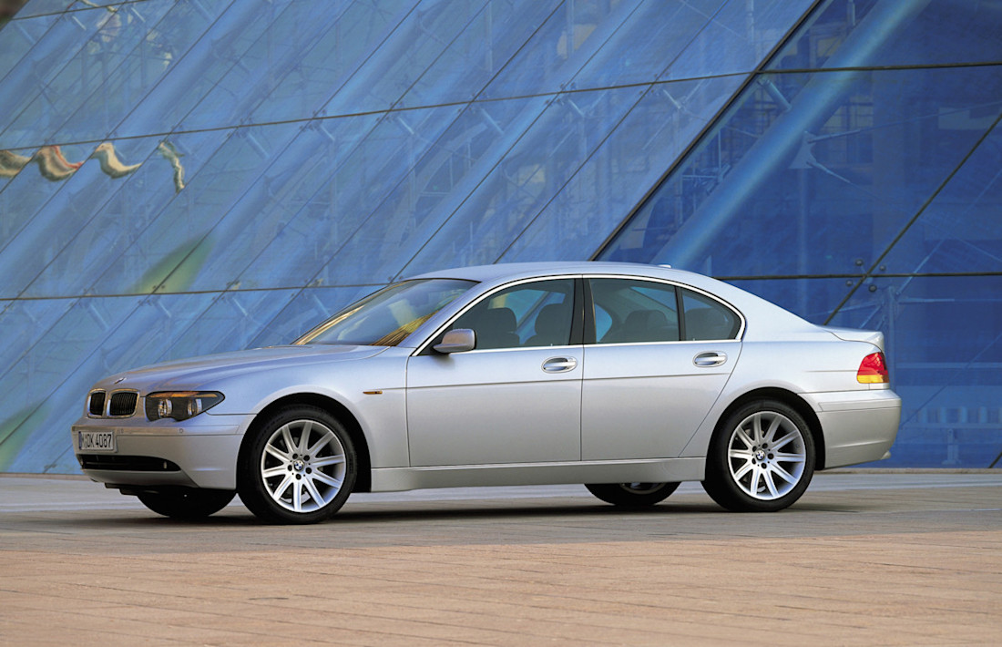 bmw-735i-side