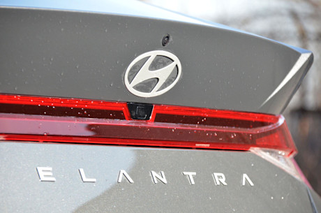 Hyundai Elantra 2024 : essai routier Image