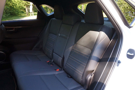 Editorial 2020 lexus nx 300 black line 13 jl