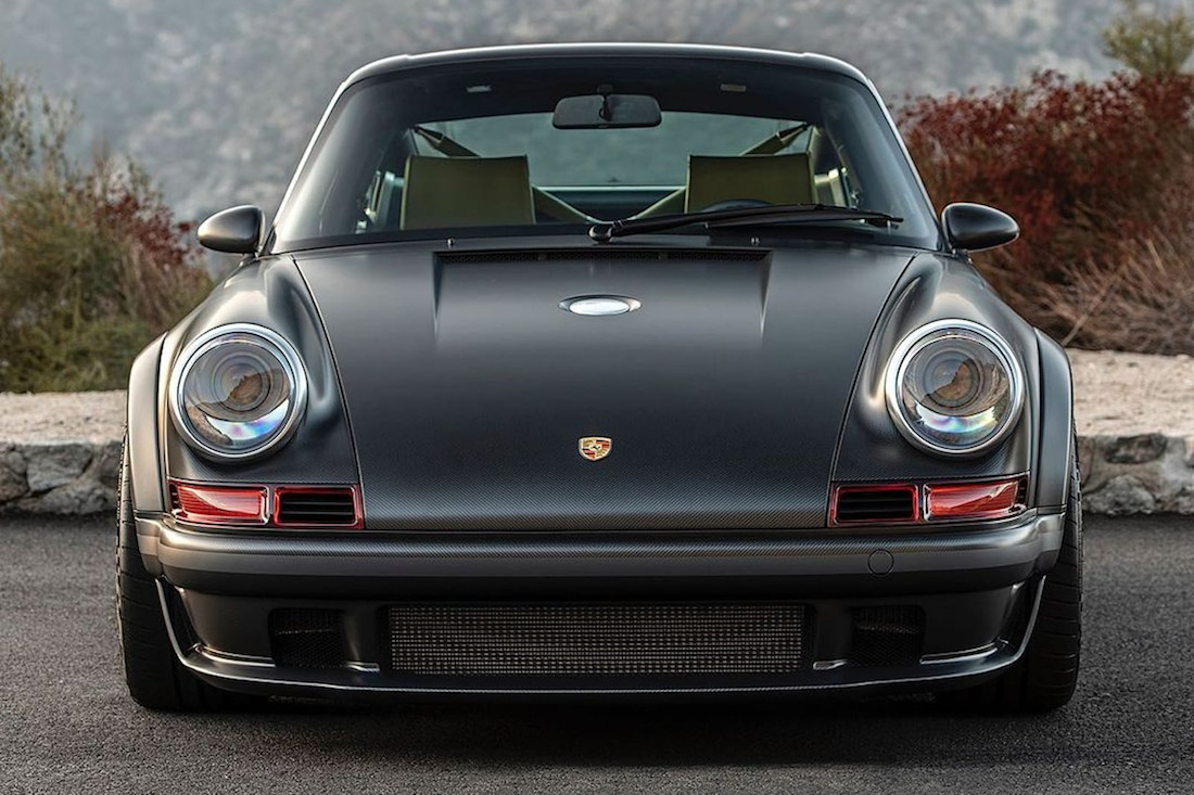 Porsche-911-964-singer-naples-commission (25).jpg