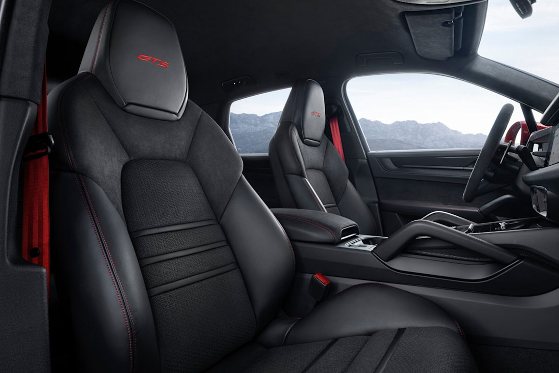 Porsche-Cayenne_GTS-2024 (6).jpg