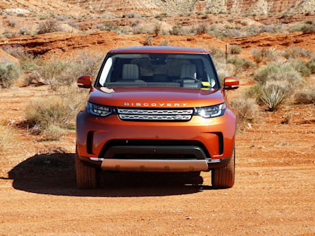 Editorial 2017 land rover discovery 03 jb