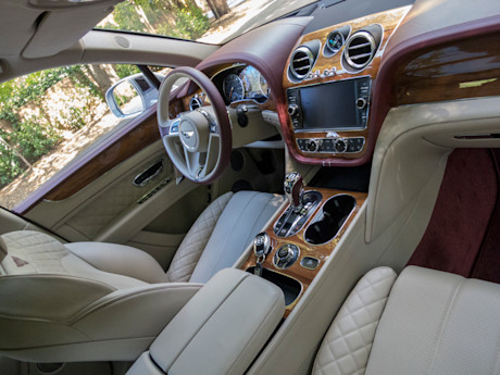 Editorial bentayga hybrid 16