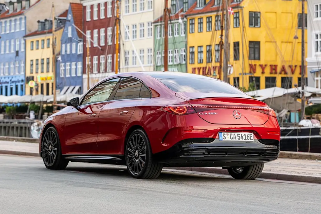 mercedes-cla-heck-seite