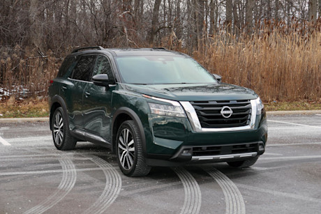 Editorial 2024 nissan pathfinder platinum td 240226 02 jm