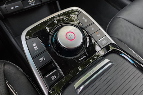 Editorial 2021 kia niro ev sx touring 27 ct