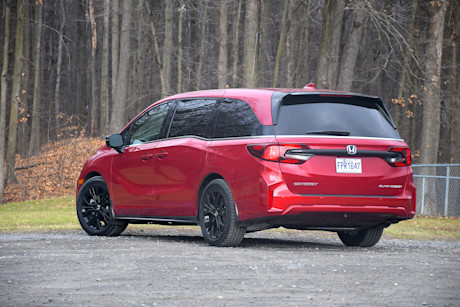 Honda Odyssey Black Edition 2025 : essai routier Body Image
