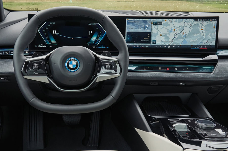 BMW-530e_Sedan-2024-1600-1d.jpg