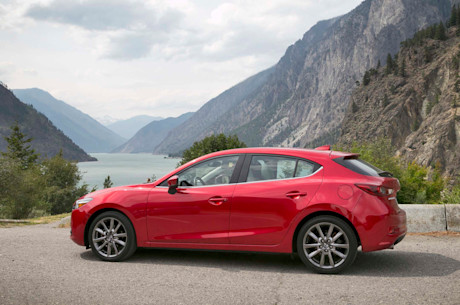 Editorial 2018 mazda3 sport gt 01 jw
