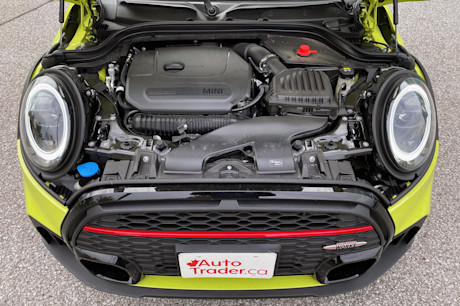 Editorial 2022 mini jcw convertible 13 ct